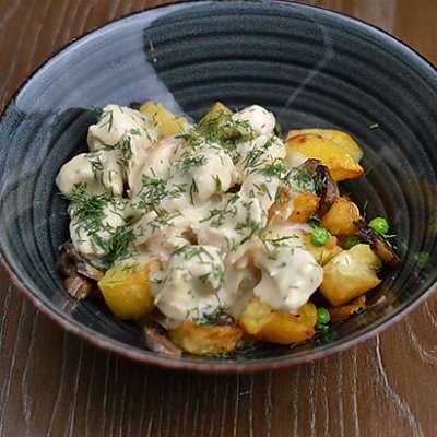 Заказать Потравка из куриного филе с тушеным картофелем с грибами и горошком, Литвины - Гродно