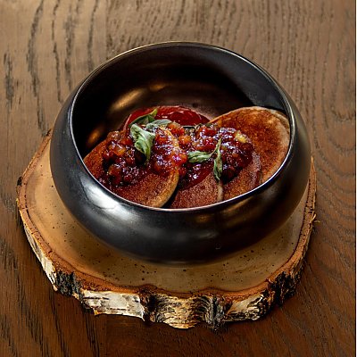 Заказать Ржаные оладьи с джемом из копченой свиной грудинки и яблочным барбекю, Литвины - Гродно