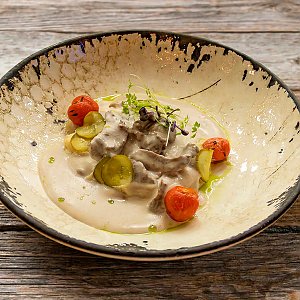 Говядина по-гусарски с овощным пюре и сырным бешамелем, Литвины - Минск