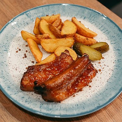 Заказать Свиные ребрышки с картошкой по-деревенски, Чемодан