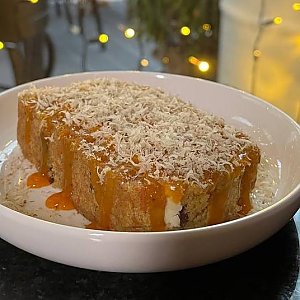 Морковный пирог с пеканом и пряной карамелью, Таймс Кафе