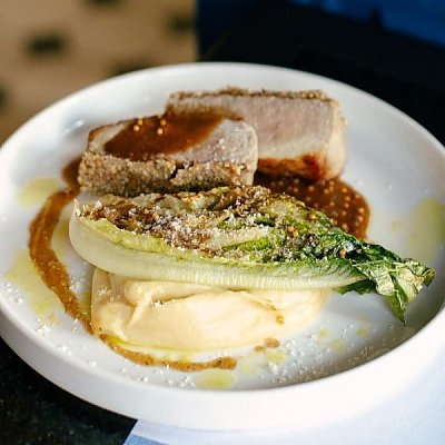 Заказать Свиная вырезка с фундуком и пастернаком, Таймс Кафе