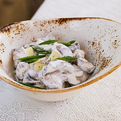 Заказать Грузди с чесноком и сметаной, Трактир У Озера