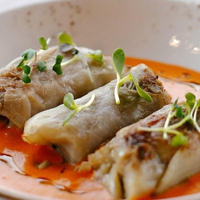Заказать Голубцы из оленины с соусом из маринованных томатов, Трактир У Озера