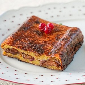 Картофельная бабка с уткой и квашенной капустой, Трактир У Озера