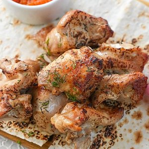Куриный шашлык с аджыкой, Трактир У Озера