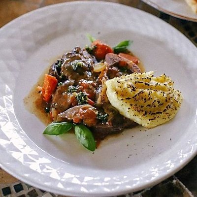 Заказать Оссобуко из телятины с картофельным кремом и гремолатой, Жюль Верн