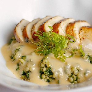 Филе цыпленка с зеленой фреголой и генуэзским песто, Жюль Верн