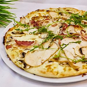Пицца Жульен с цыпленком и беконом 45см, Санта Мария