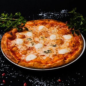 Пицца Четыре Сыра (450г), Гастробар Цоколь (Материк)