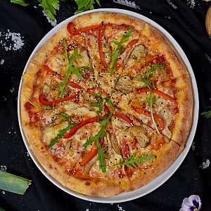 Пицца Тайская с цыпленком (760г), Гастробар Цоколь (Материк)