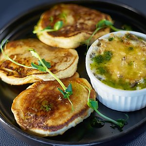 Жюльен из языка с блинами, Гастробар Цоколь (Материк)