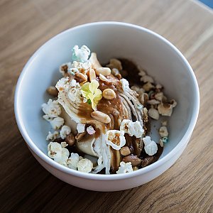 Блинный Медовик с солёной карамелью, Гастробар Цоколь (Материк)