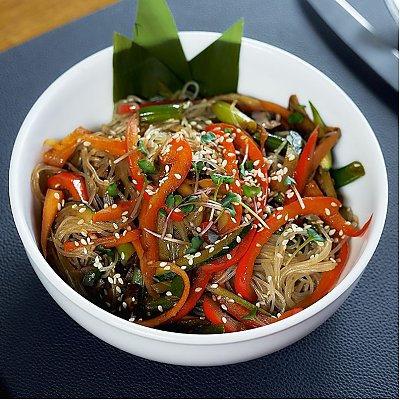 Заказать Лапша с овощами и шиитаки, Гастробар Цоколь (Материк)