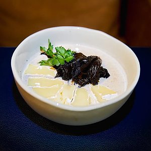 Крем-суп с черными лисичками и камамбером, Гастробар Цоколь (Материк)