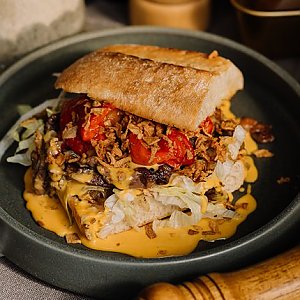 Стейк Саб, МАМА ХУАНА