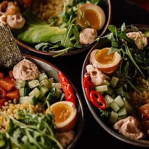 Боул с лососем, МАМА ХУАНА