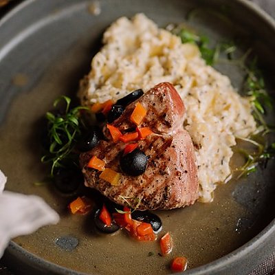 Заказать Филе тунца с трюфельным картофелем, МАМА ХУАНА