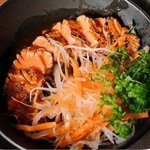 Татаки из лосося, МАМА ХУАНА