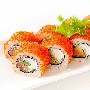 Ролл с лососем и Тобико, Fusion Sushi