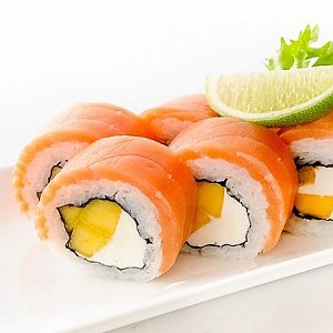Ролл с лососем и манго, Fusion Sushi