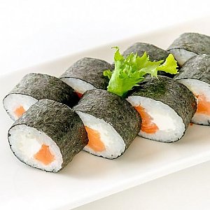 Ролл с лососем и сливочным сыром, Fusion Sushi