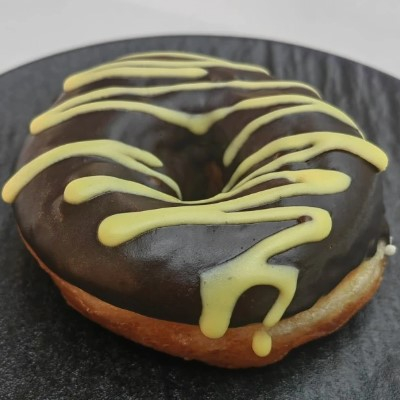 Заказать Донат Банан - шоколад, Пончесса