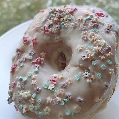 Заказать Донат Манго-маракуйя белый шоколад, Пончесса