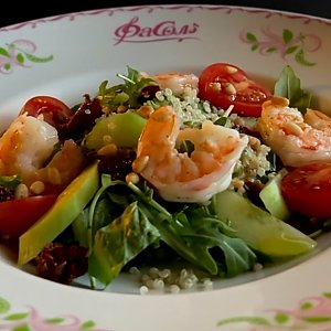 Салат Киноа с тигровыми креветками, ФаСоль