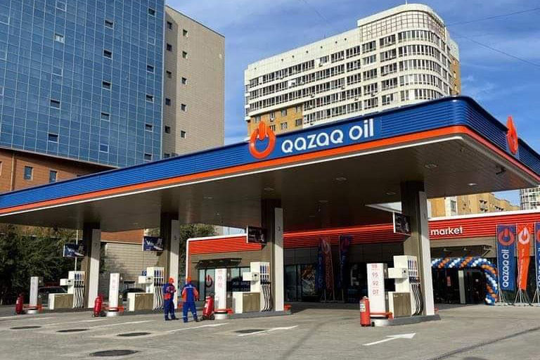 Автозаправочная станция "Qazaq Oil" в Астане на пр. Республики, 34а