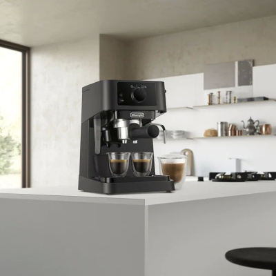 Рожковая кофеварка DeLonghi EC230.BK на сайте Белторгхолод