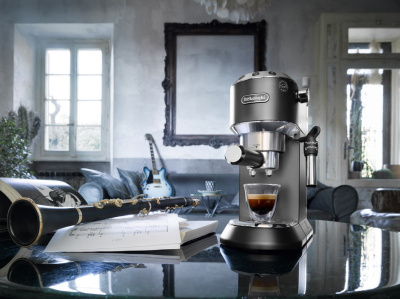 Рожковая кофеварка DeLonghi EC685.BK на сайте Белторгхолод