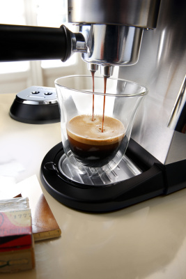 Рожковая кофеварка DeLonghi EC685.M на сайте Белторгхолод