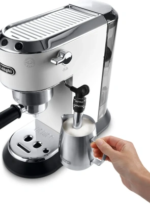 Рожковая кофеварка DeLonghi EC685.W на сайте Белторгхолод