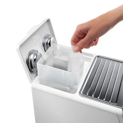 Рожковая кофеварка DeLonghi ECP33.21.W на сайте Белторгхолод